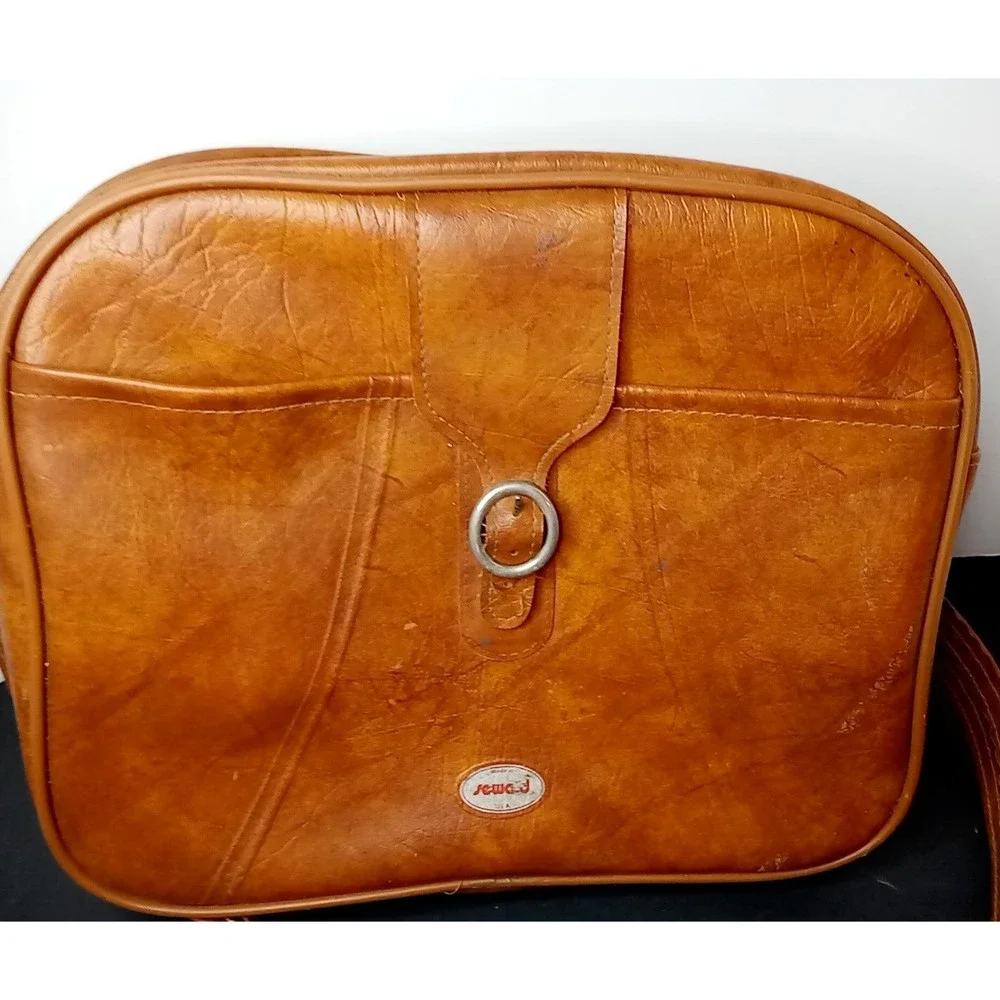 VTG Seward Luggage Brown Leather shoulder bag made‎ In U.S.A